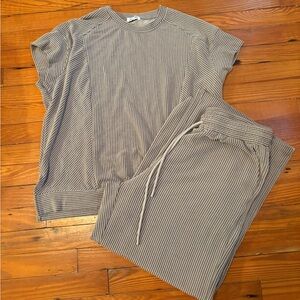 Textured Gray Lounge Set